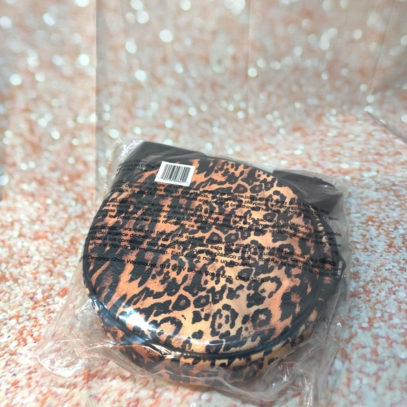 Canteen Crossbody Vegan Leather Leopard Print Bag - Picture 5 of 6